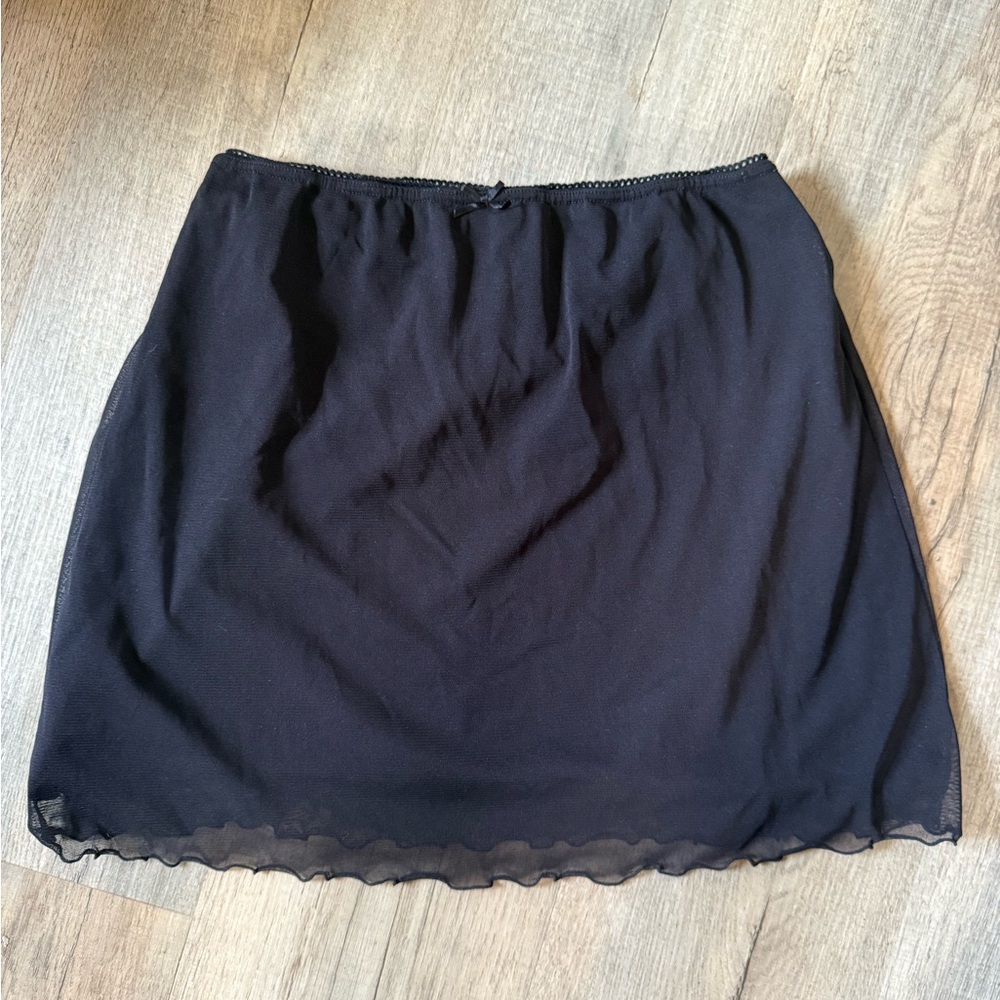Brandy Melville‎ Black Mesh Overlay Mini Skirt Lettuce Trim Bow Detail One Size